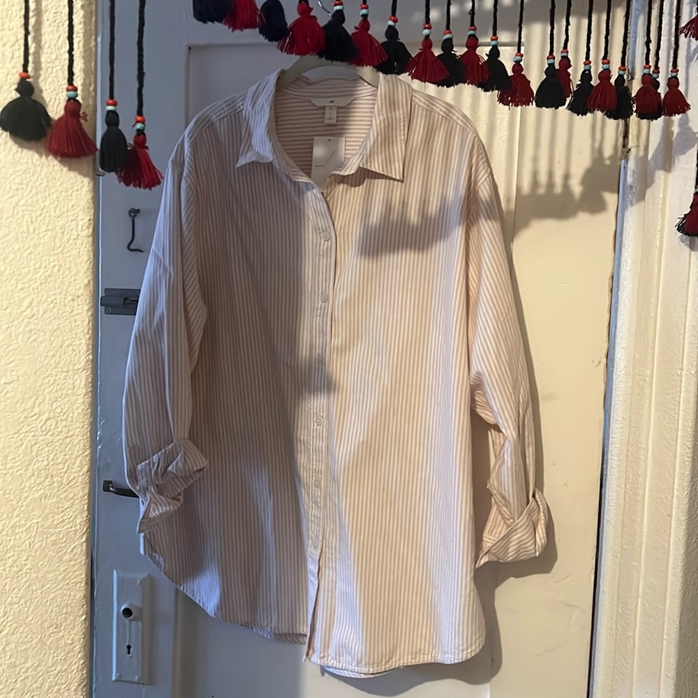 H&M oversized boyfriend butttondown shirt, pink pinstripes NWT L